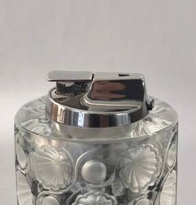 1970s Lalique crystal "Tokyo" table lighter signed. Made in France