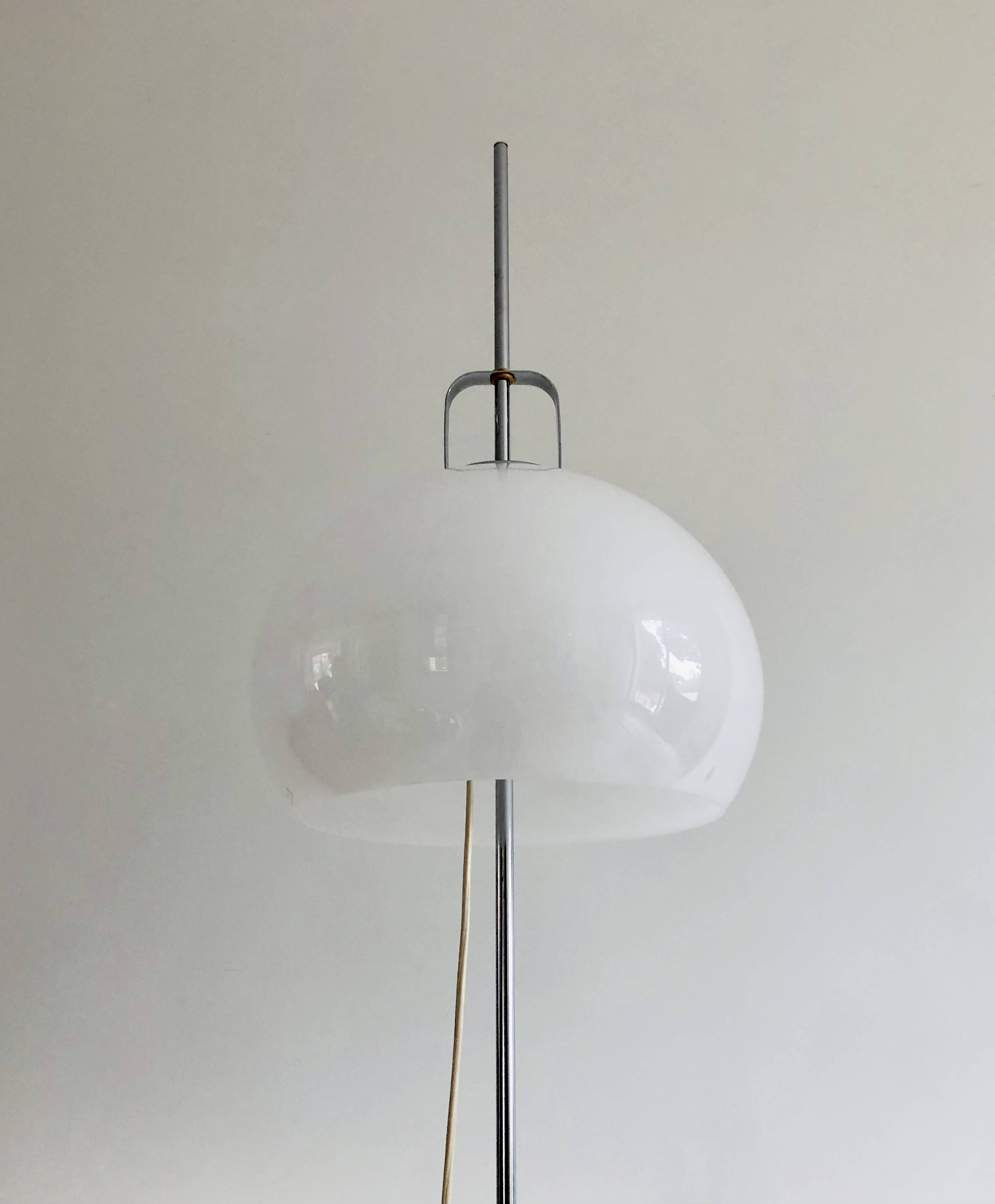 Lampadaire vintage "Lucerna" de Harvey Guzzini pour Meblo, Italie 1970