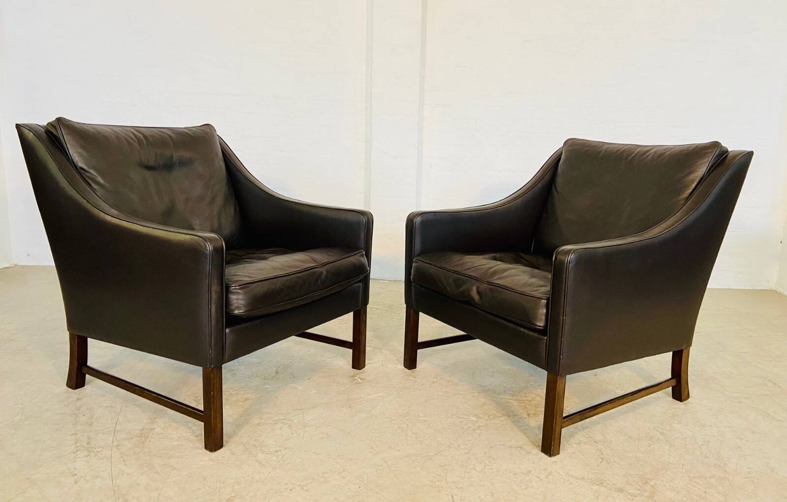 Fauteuils en cuir et palissandre de Fredrik Kayser des années 50 – cuir marron