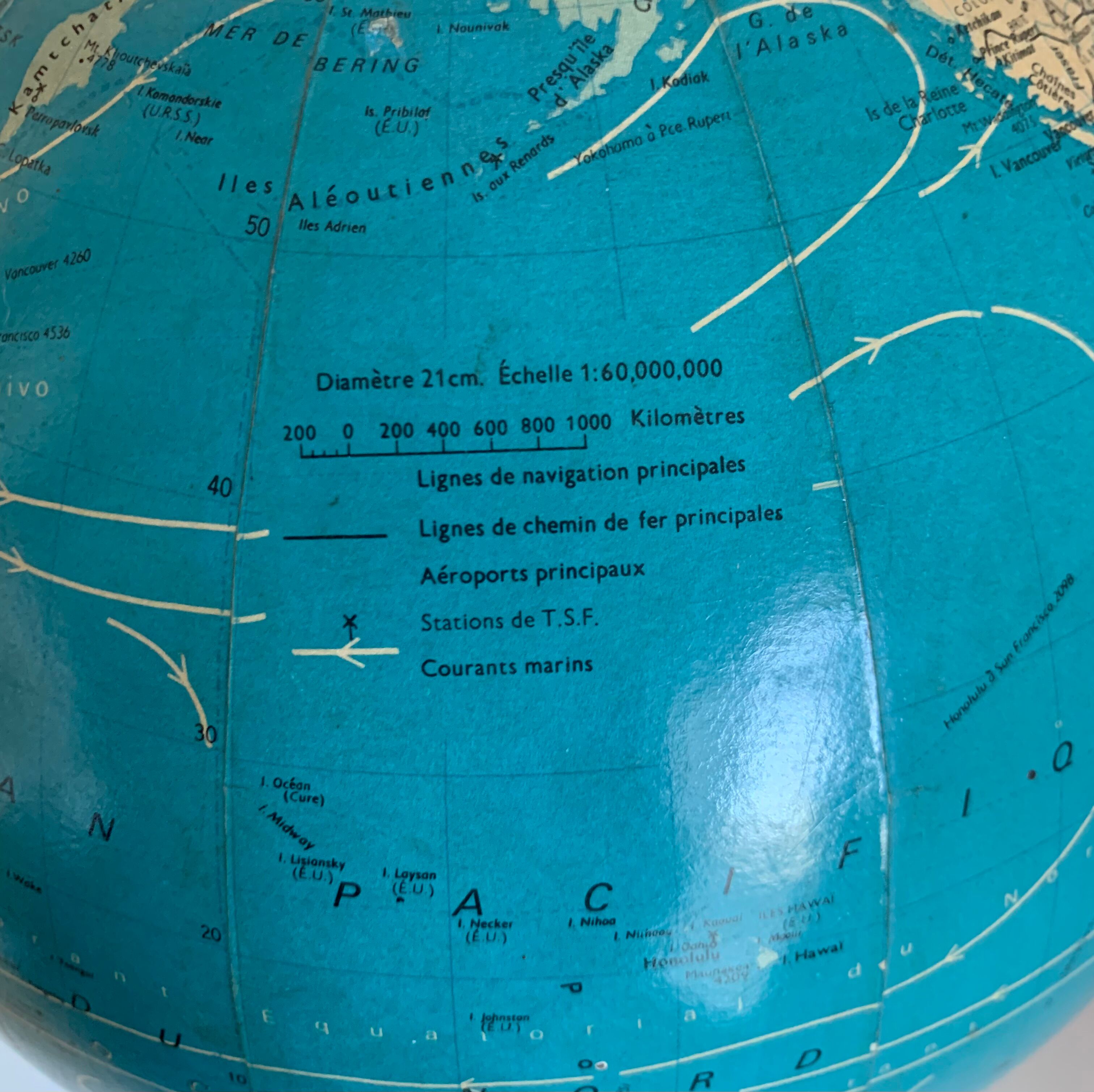 Globe  vintage 1977 terrestre verre tripode doré Taride - 28 cm