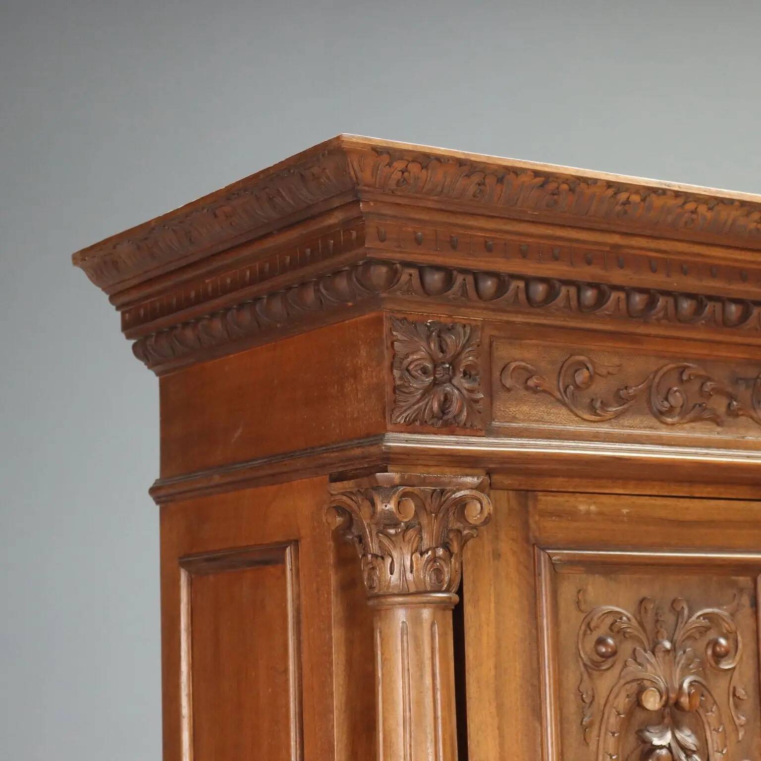 Neo-baroque antique walnut buffet, Italy, 19th century