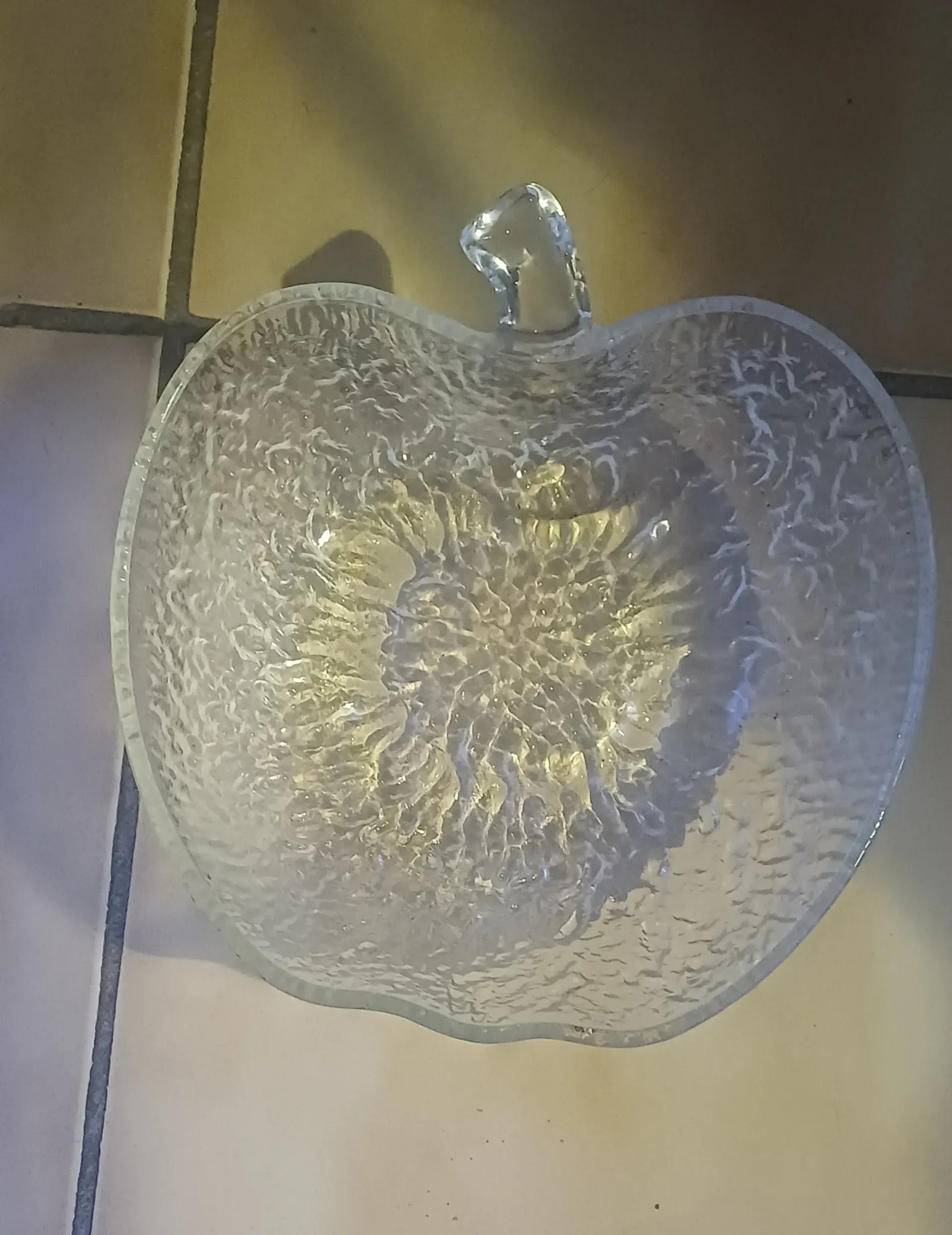 Vintage fruit bowl / salad bowl in the shape of an apple, moulded glass ~22cm