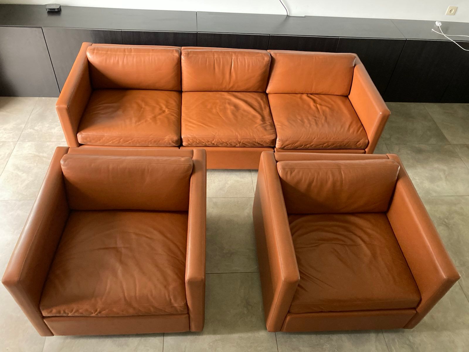 Gold leather salon by Charles Pfister for Knoll 1970