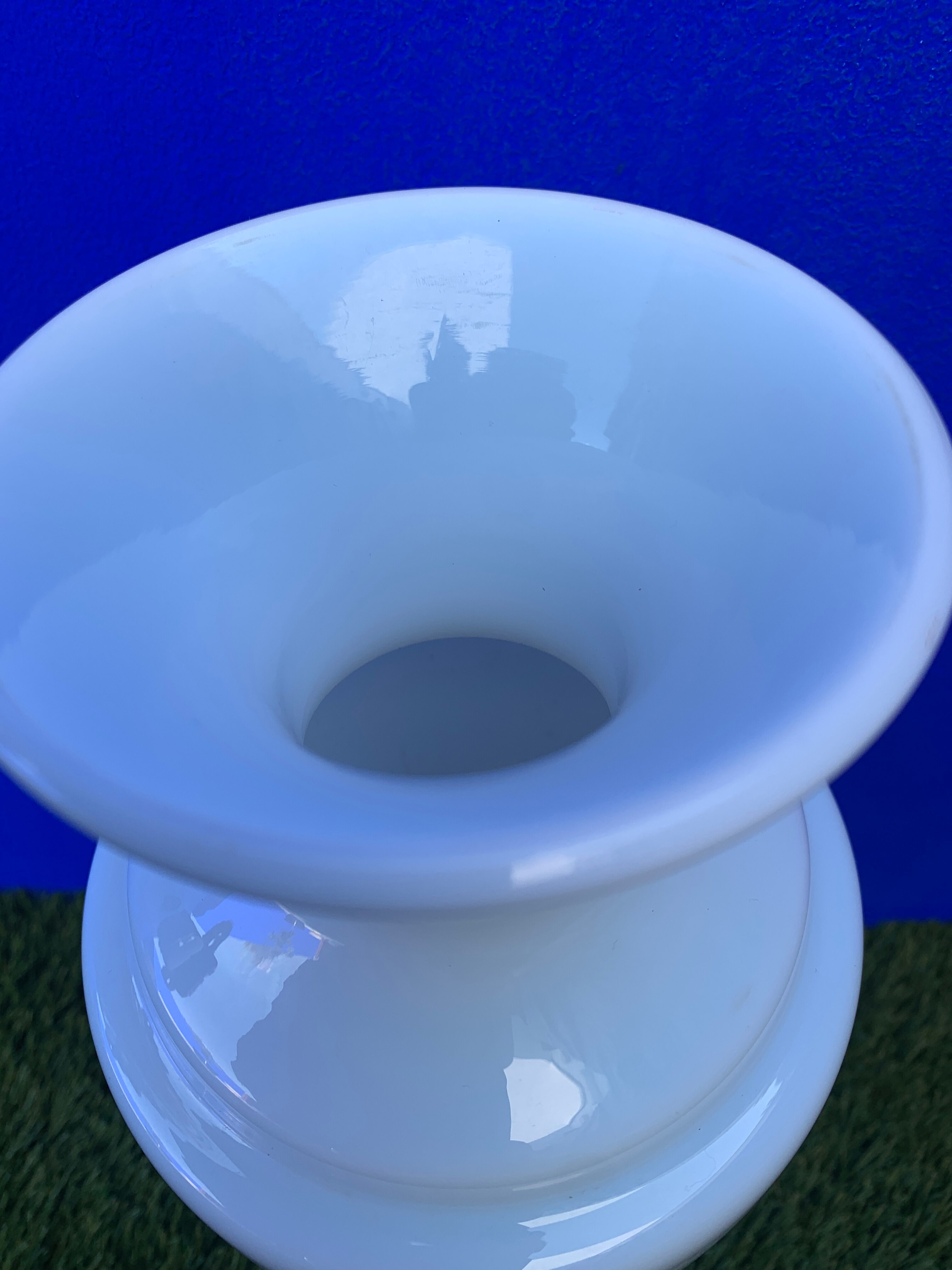 Opaline vase signed Sèvres, Paris