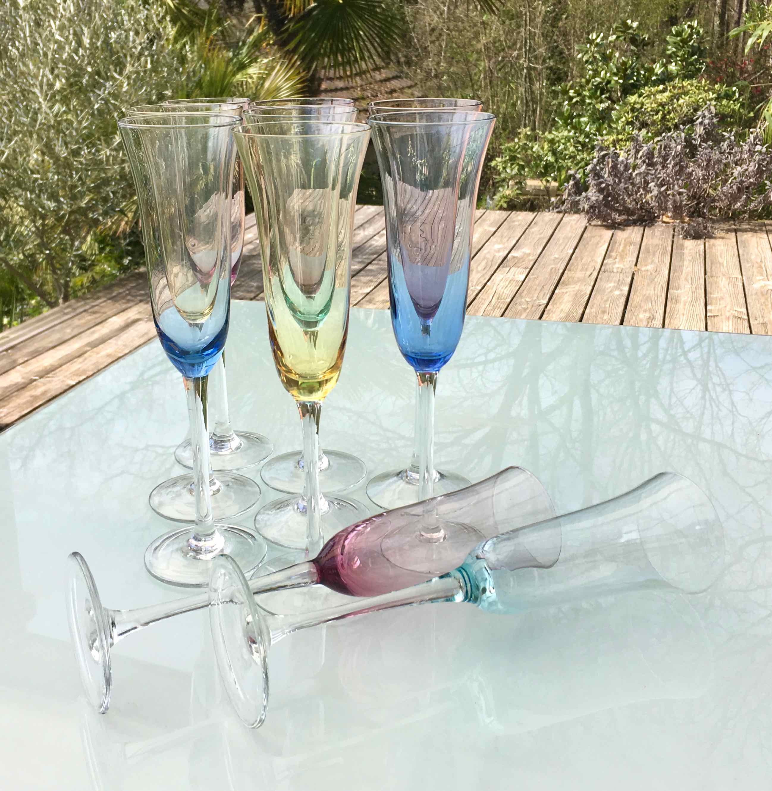 Set de 10 flûtes à champagne colorées