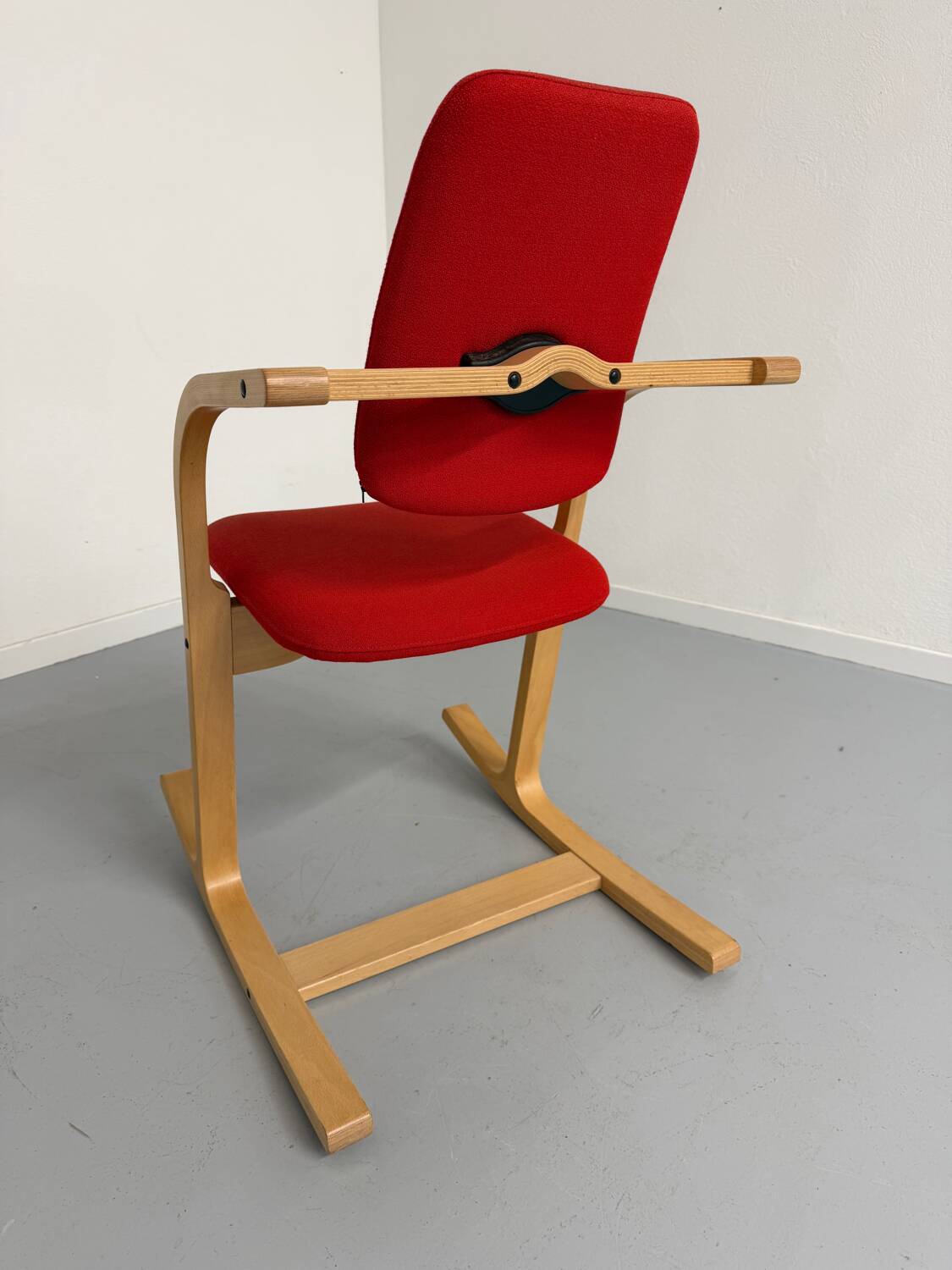 Stokke Varier Actulum red Scandinavian design rocking chair