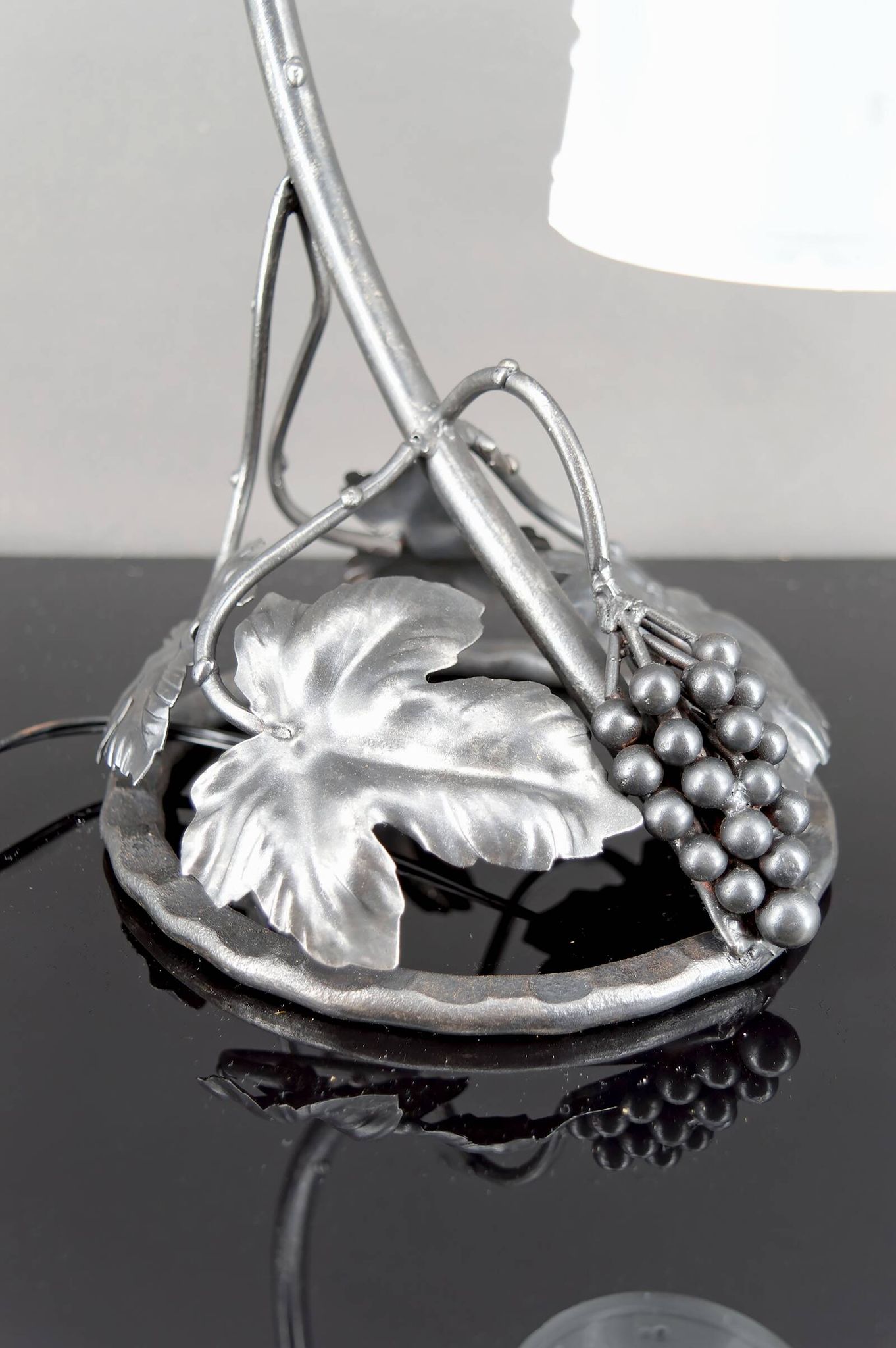 Wrought Iron Lamp, "Vine", Muller Frères Lunéville, Art Deco, c. 1930