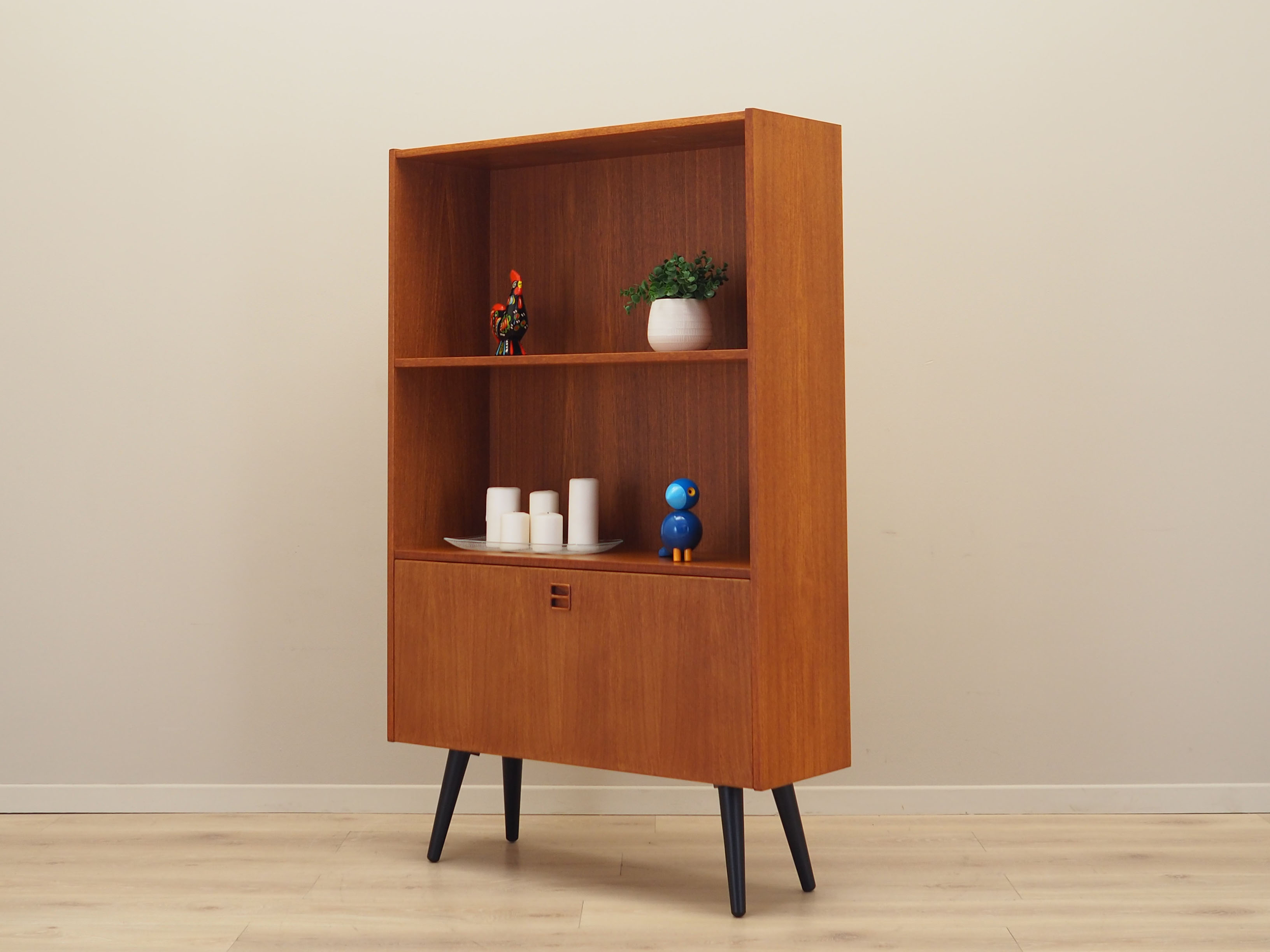 Teak bookcase Danish design 1970s