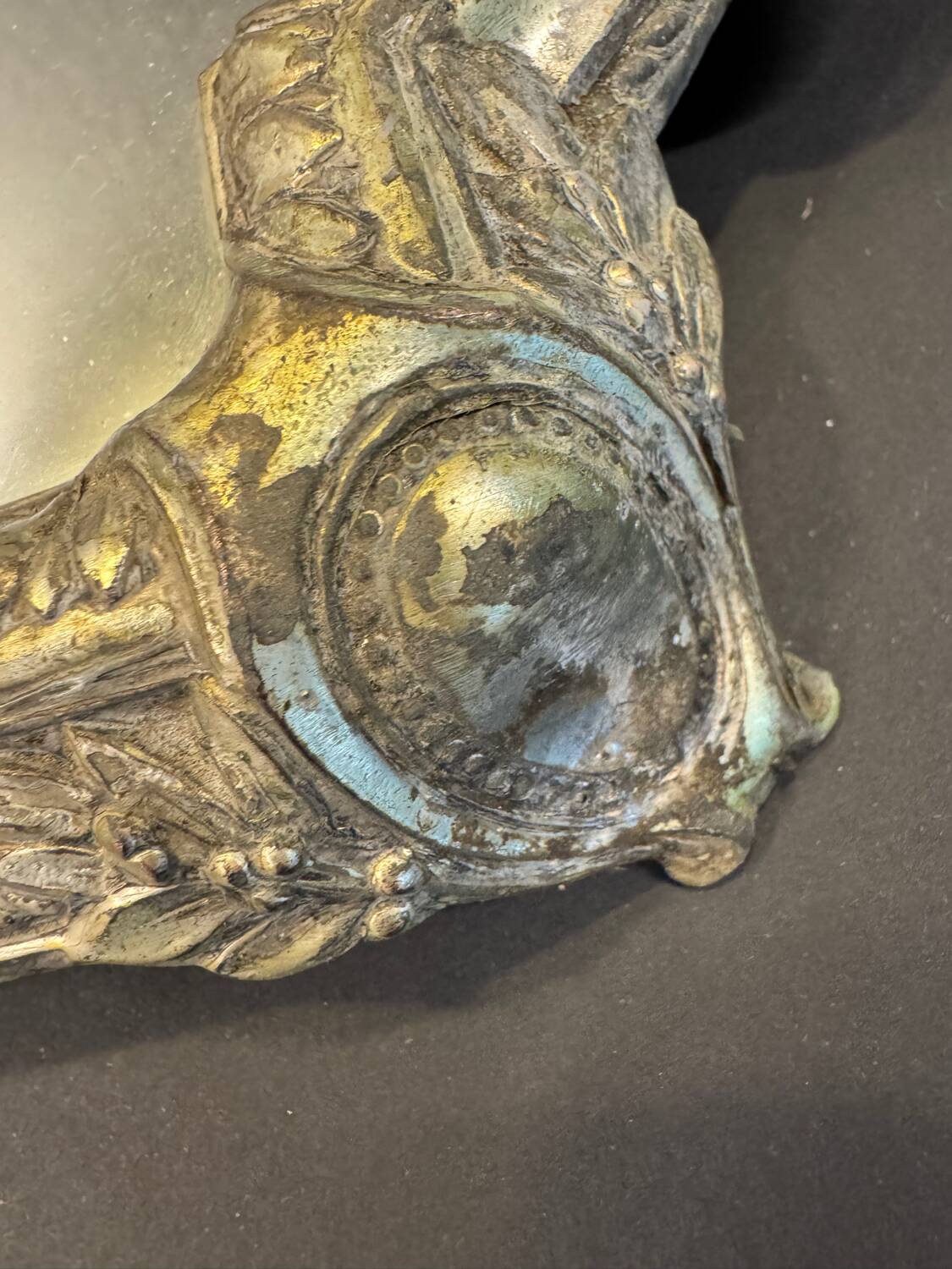 Silver metal mirror tray