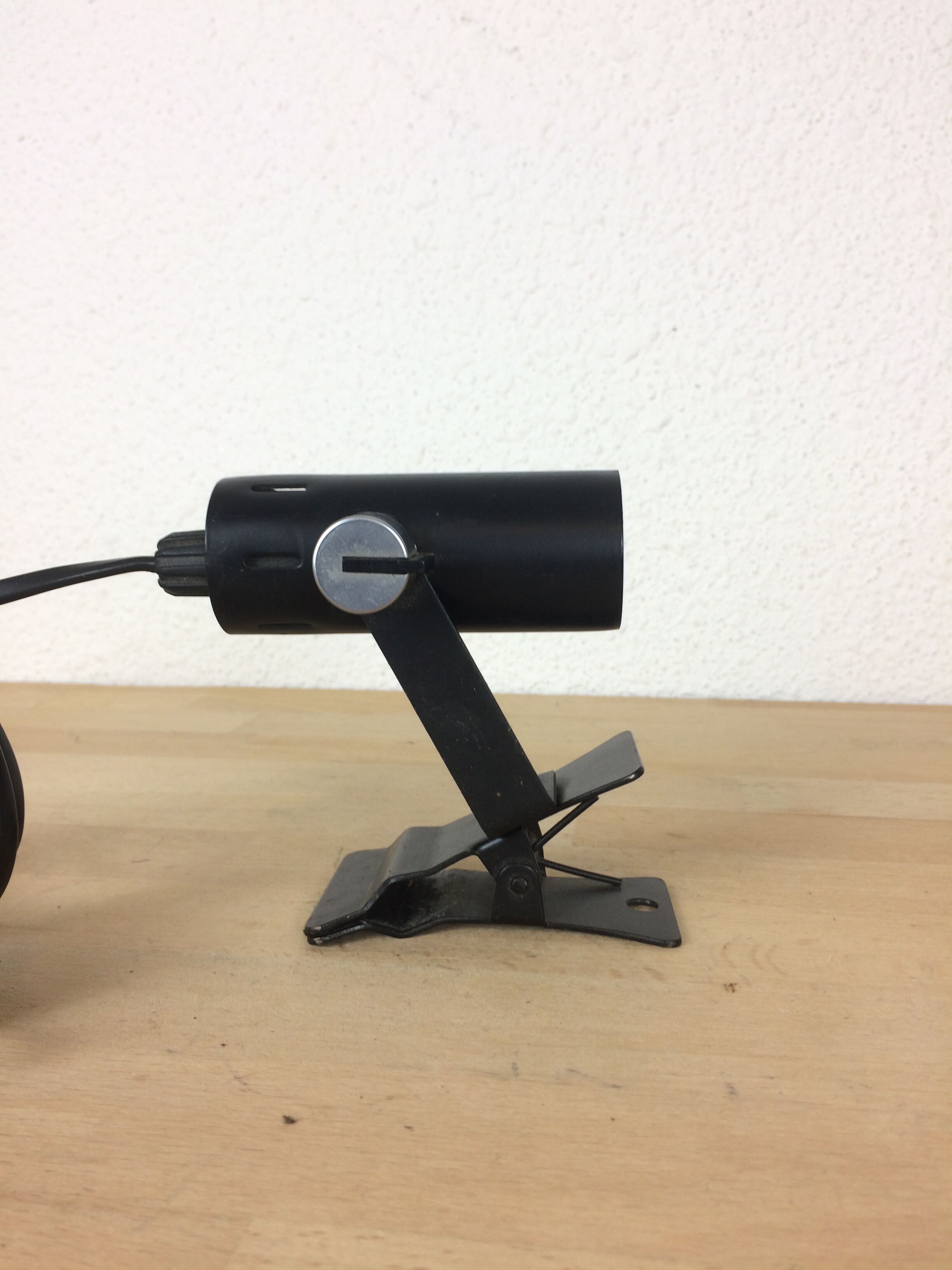 Osram spot apply with black metal clamp