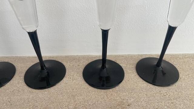 set of 6 vintage champagne flutes with black stems – 1970s