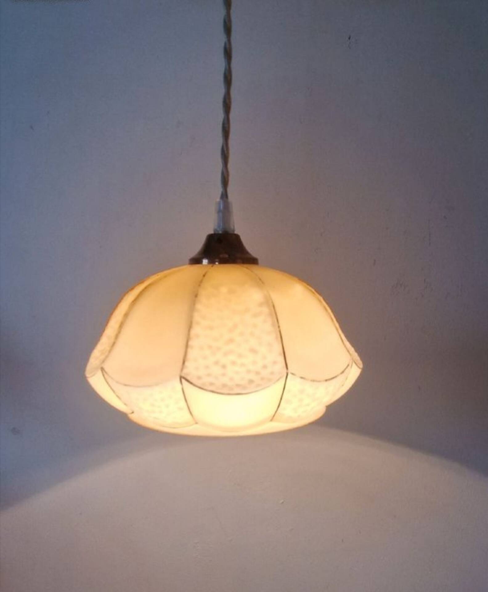 Opaline Art Deco Suspension