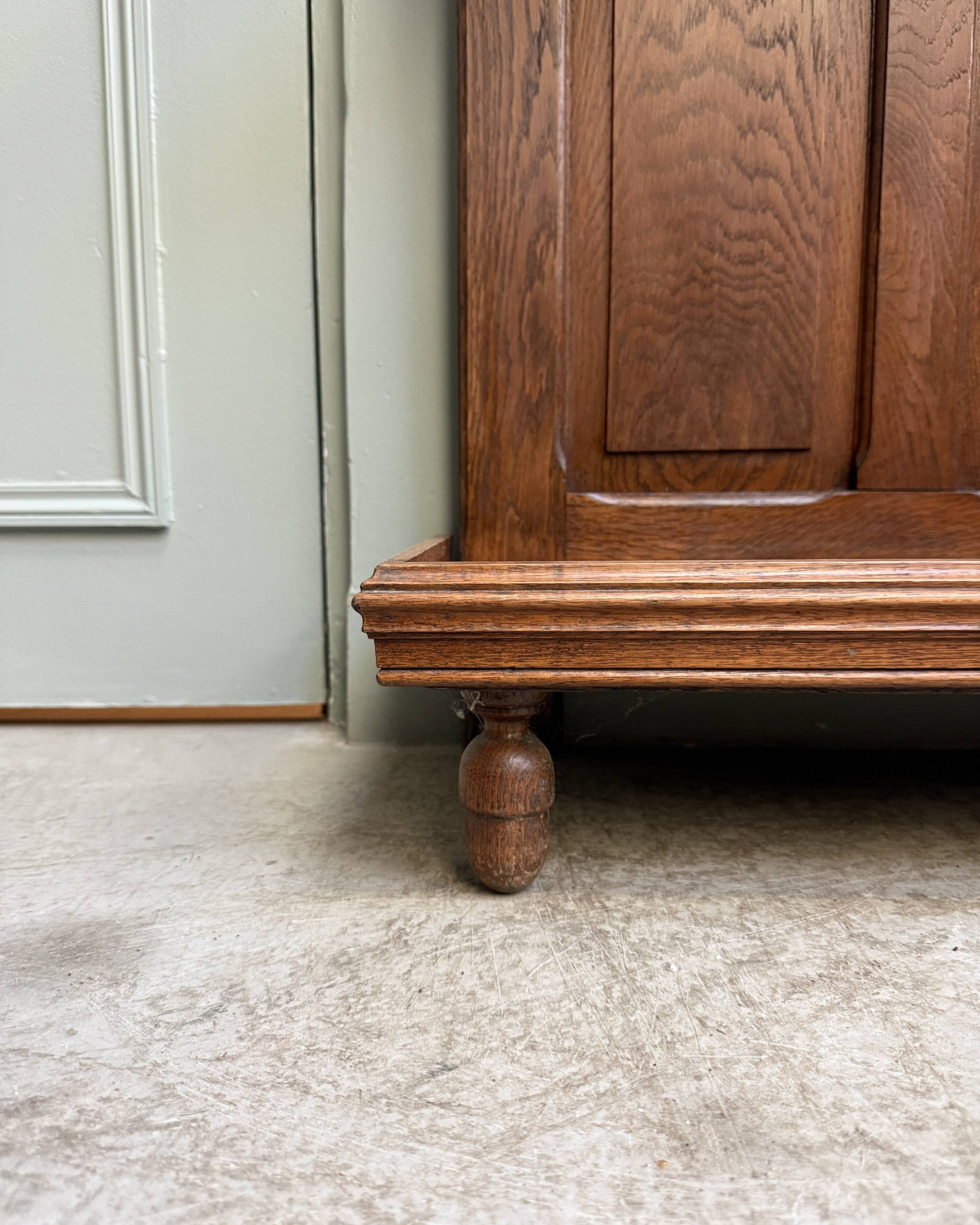 Antique oak entrance wardrobe