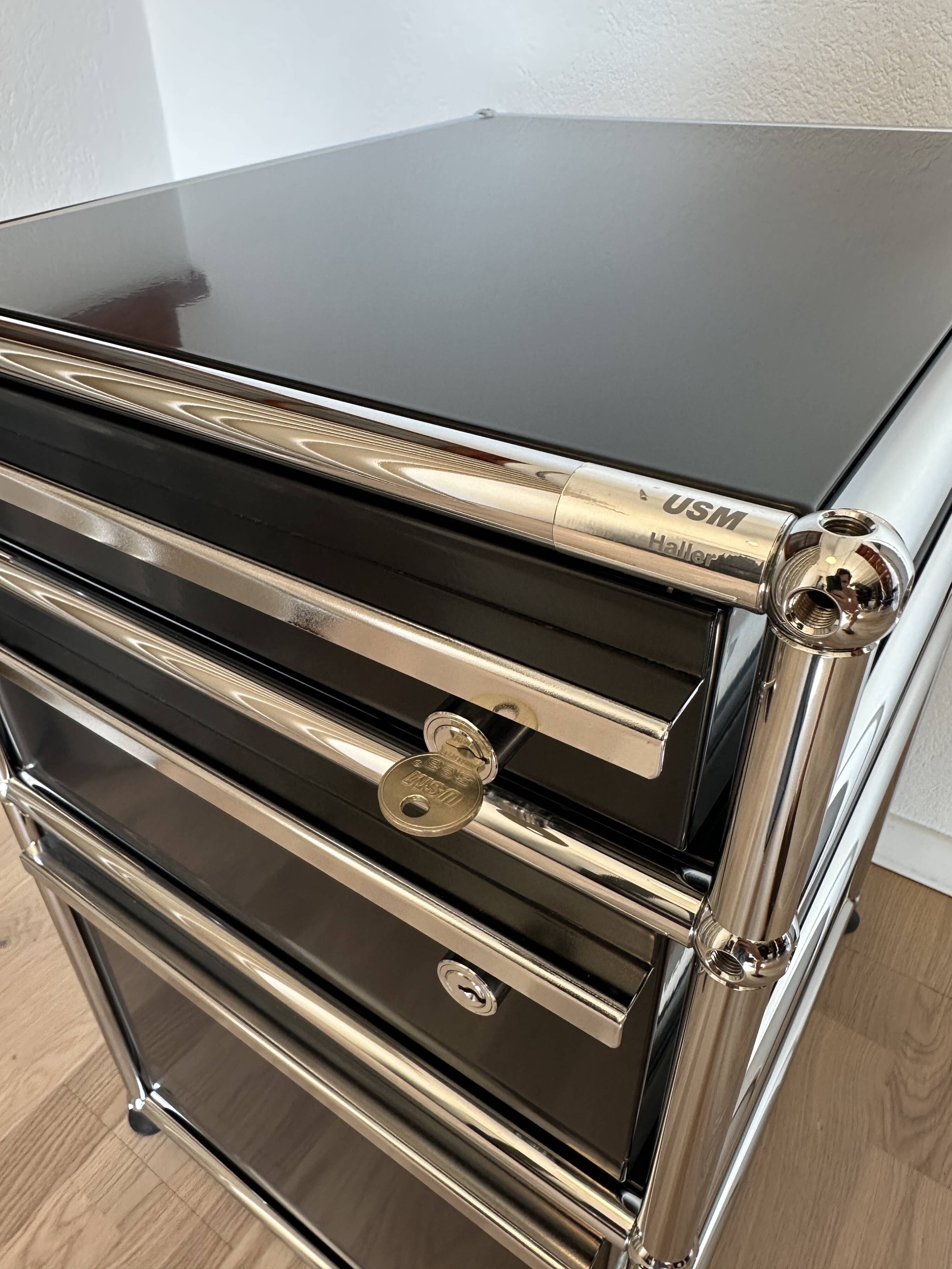 USM Haller cabinet in Graphite Black