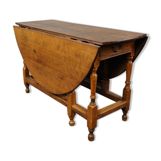 Antique English table in solid oak