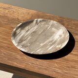 Petrified wood vide poche, circular dish or plate in light beige D25.