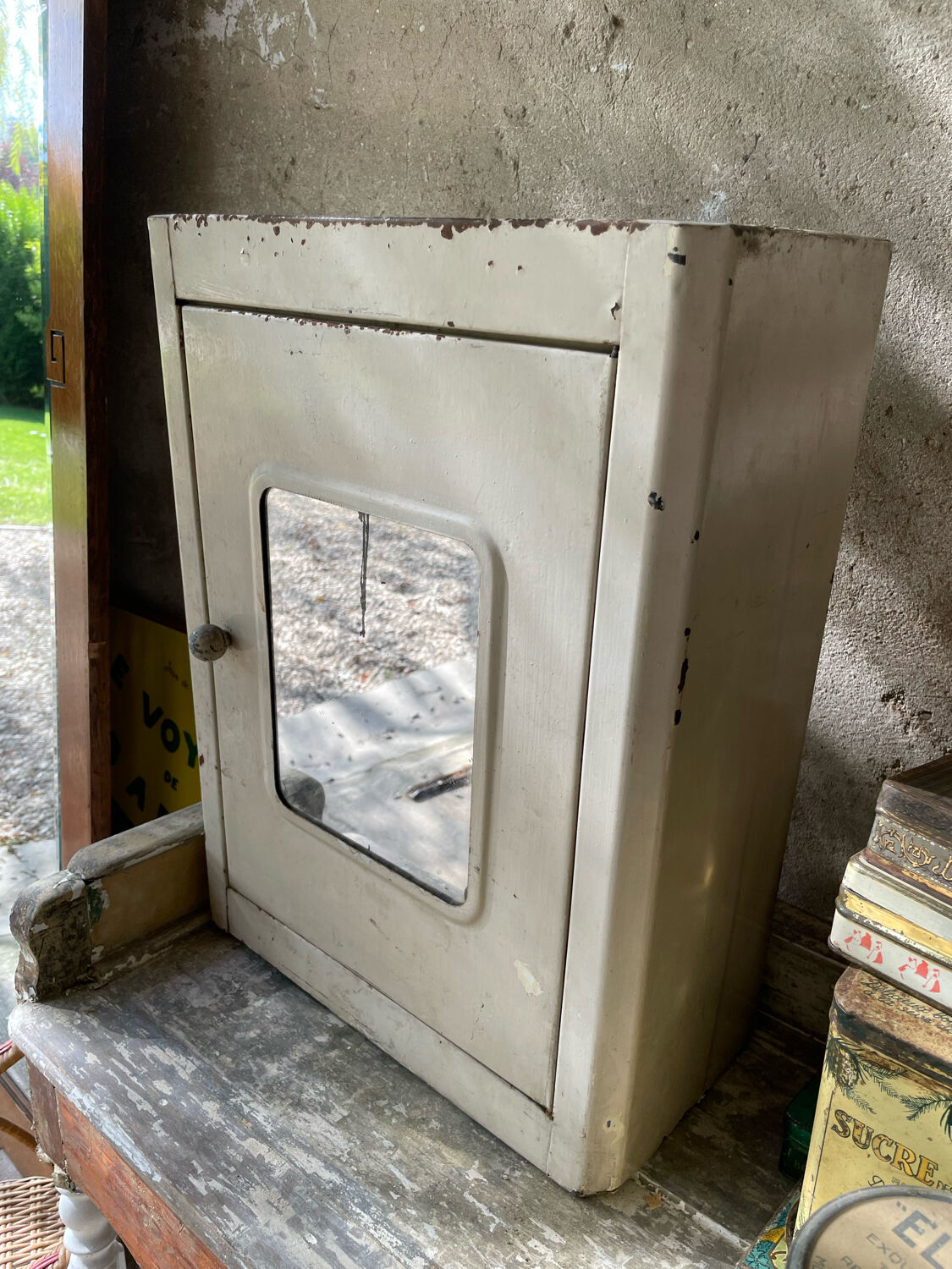 Medicine cabinet