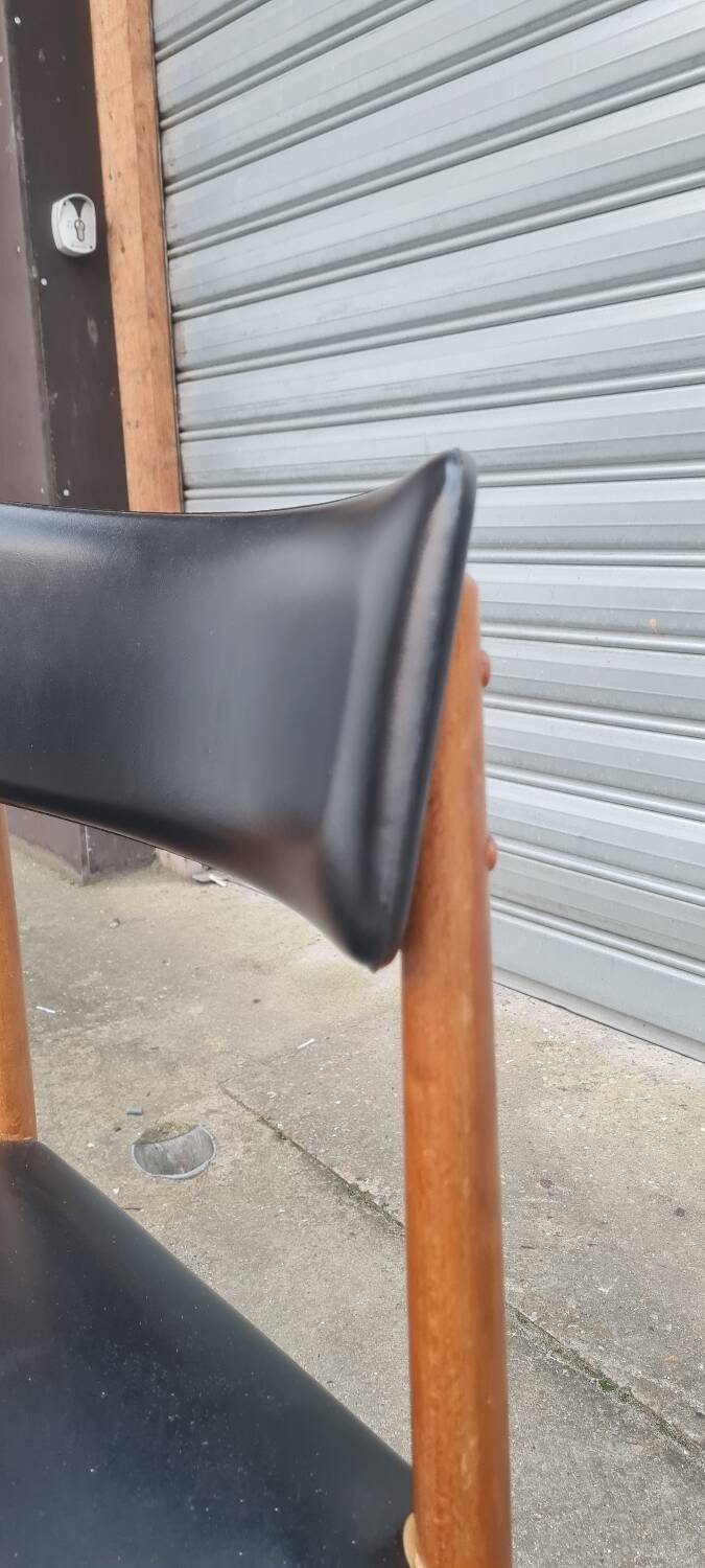 Set of 4 Scandinavian chairs 1970