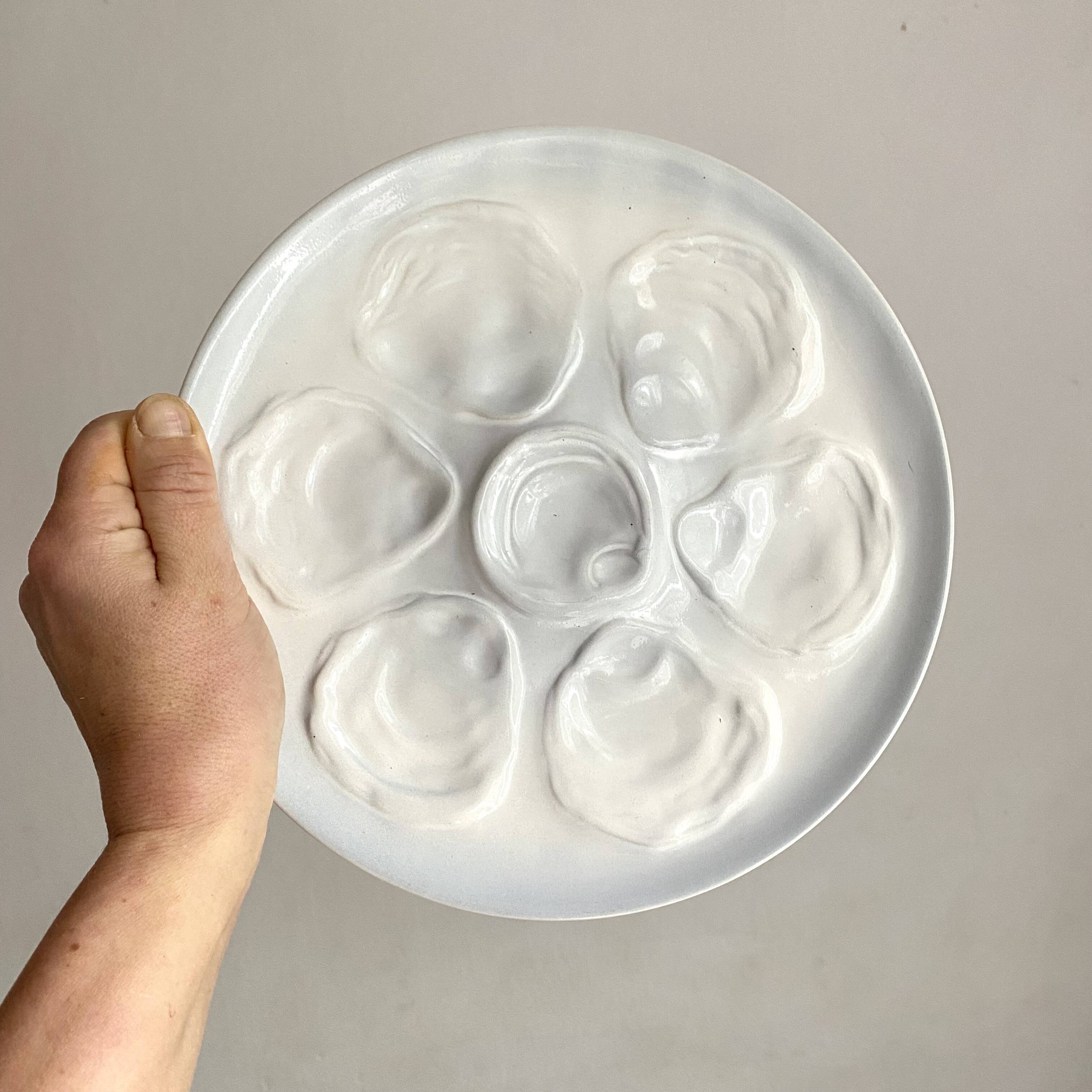 12 Saint Amand oyster plates, sky blue and white