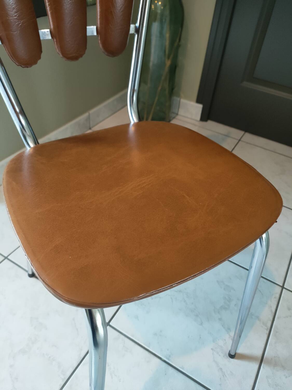 Tublac vintage petal chair