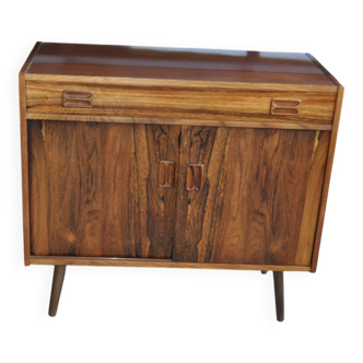 Scandinavian commode in brown rosewood from the 1960s, with 1 drawer and 2 doors.