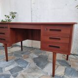 Scandinavian double-sided desk