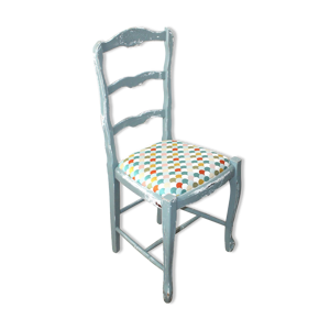 chaise ancienne et colorée