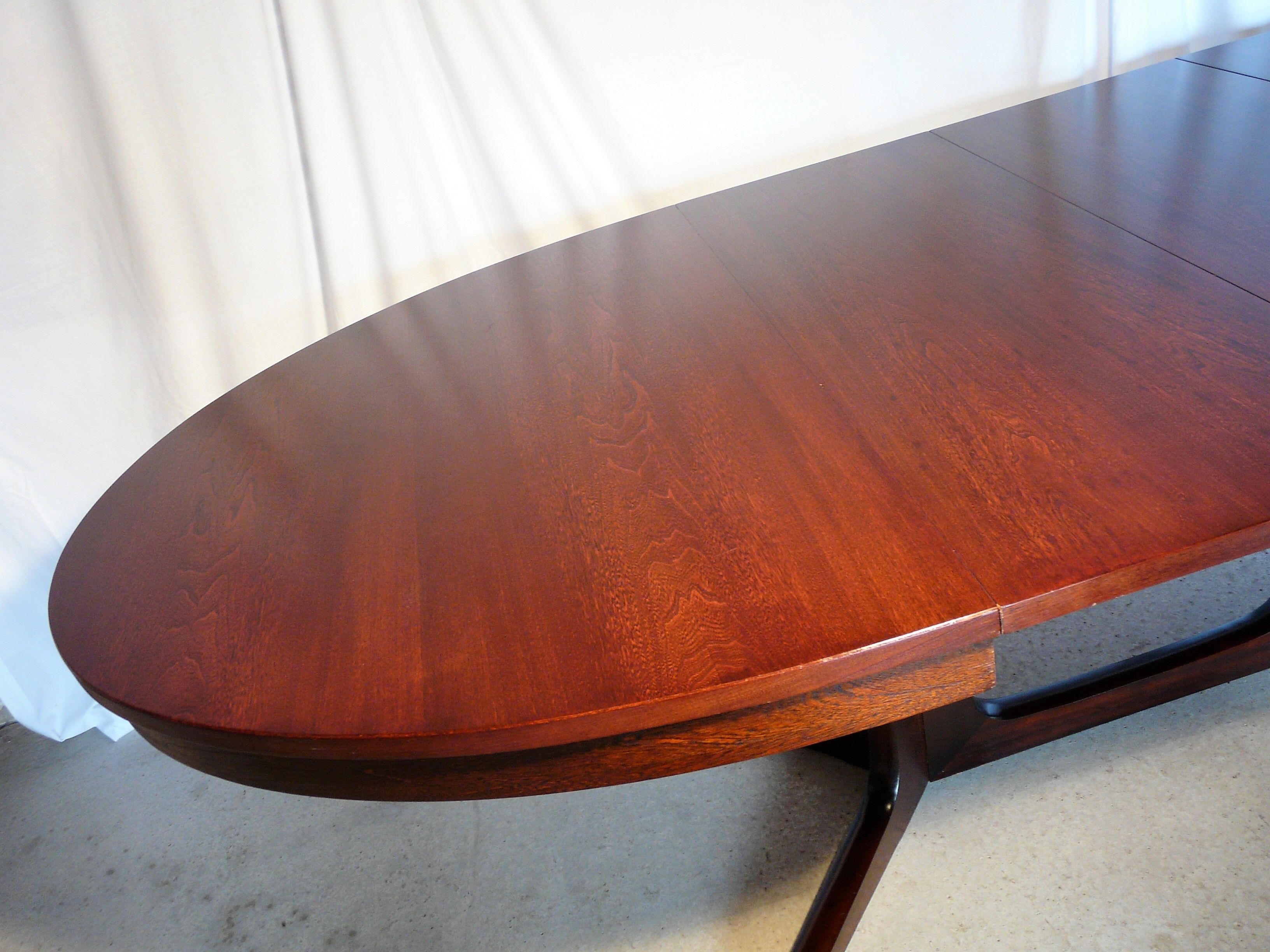 Baumann vintage Scandinavian extendable oval table