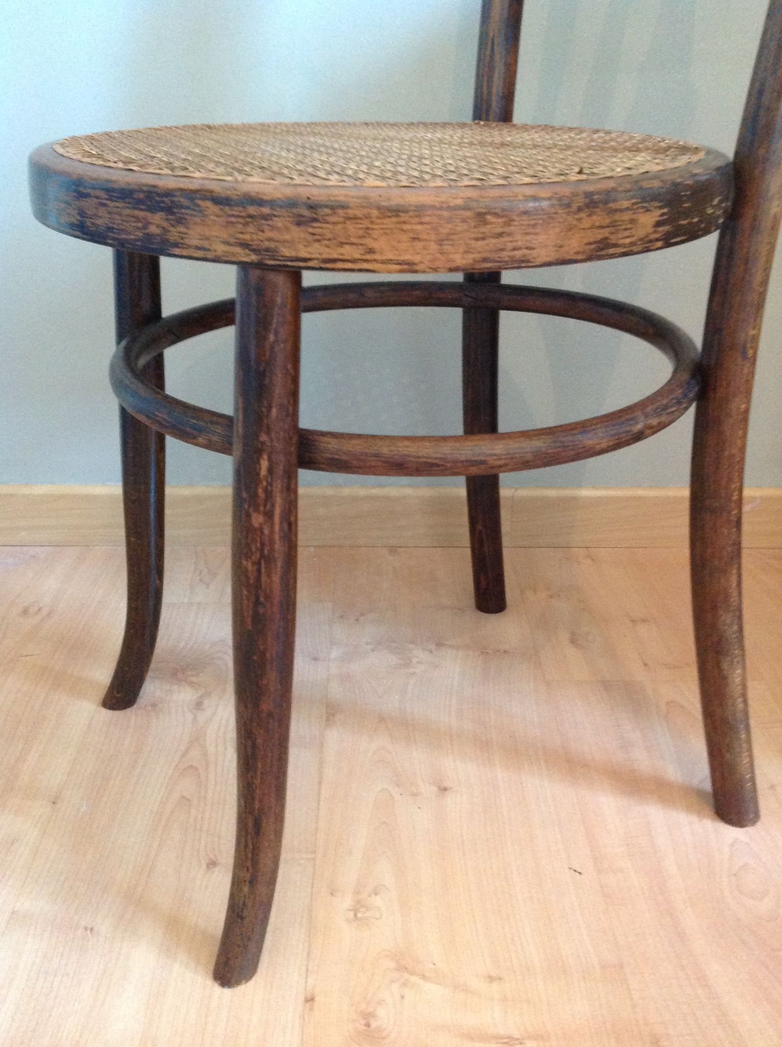 Chaise bistrot Fischel avec assise cannée vintage années 20/40
