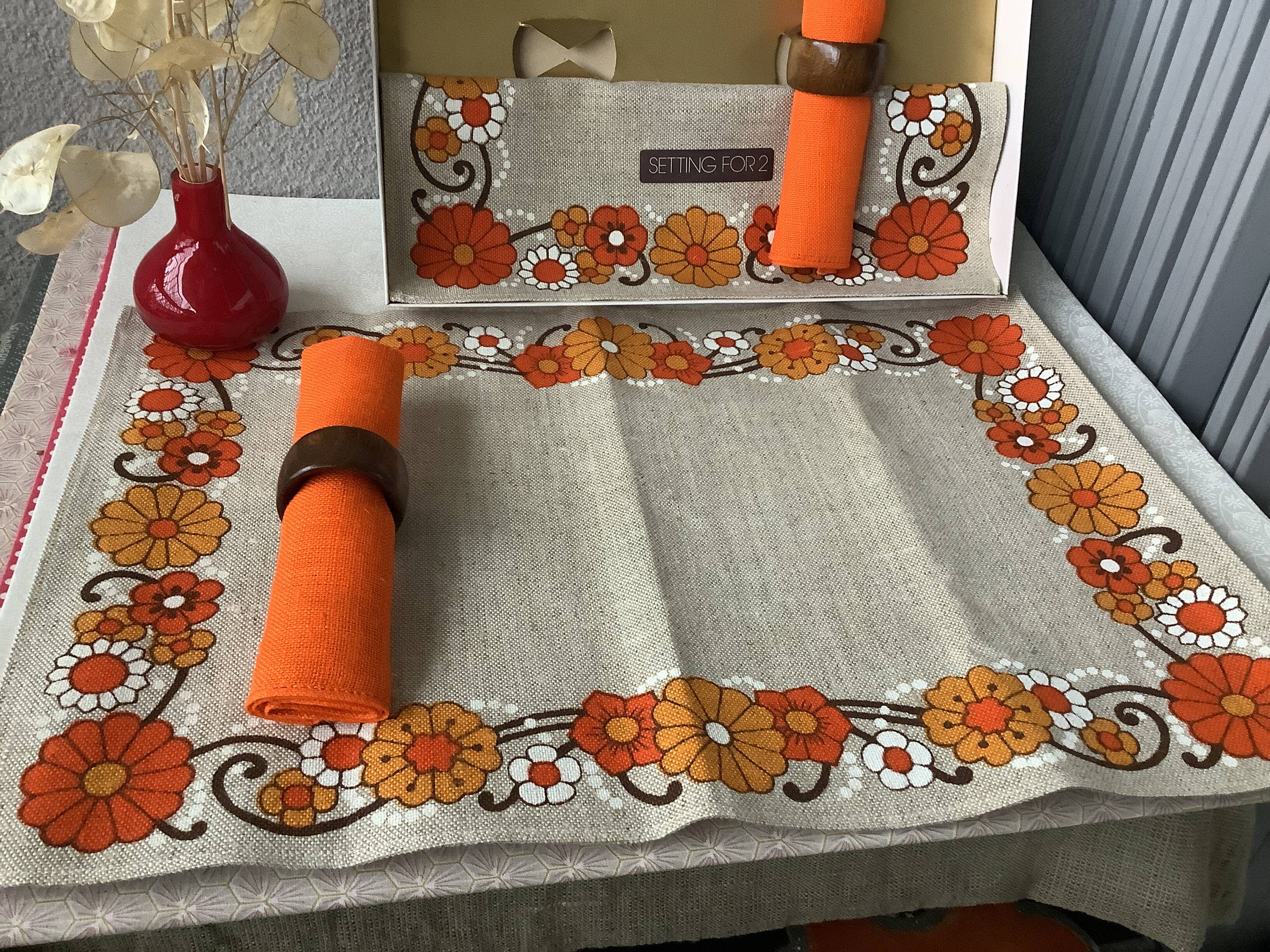 70's Tête à Tête Placemats - Vintage Box