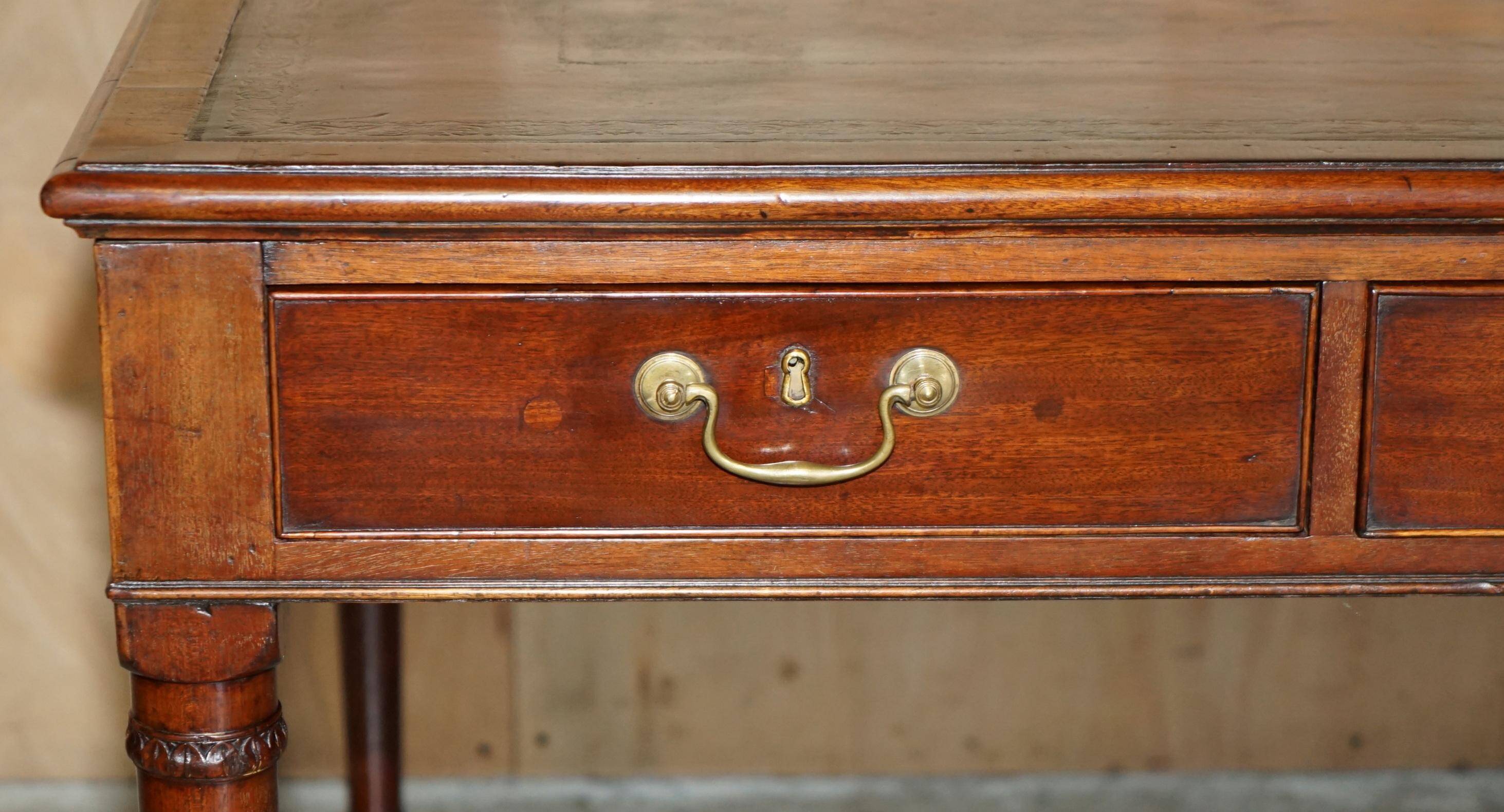 Bureau d'écriture géorgien irlandais antique restauré 1780 cuir