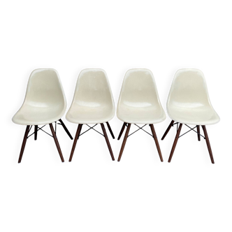 Lot of 4 DSW chairs in walnut fiber by Eames Herman Miller, vintage