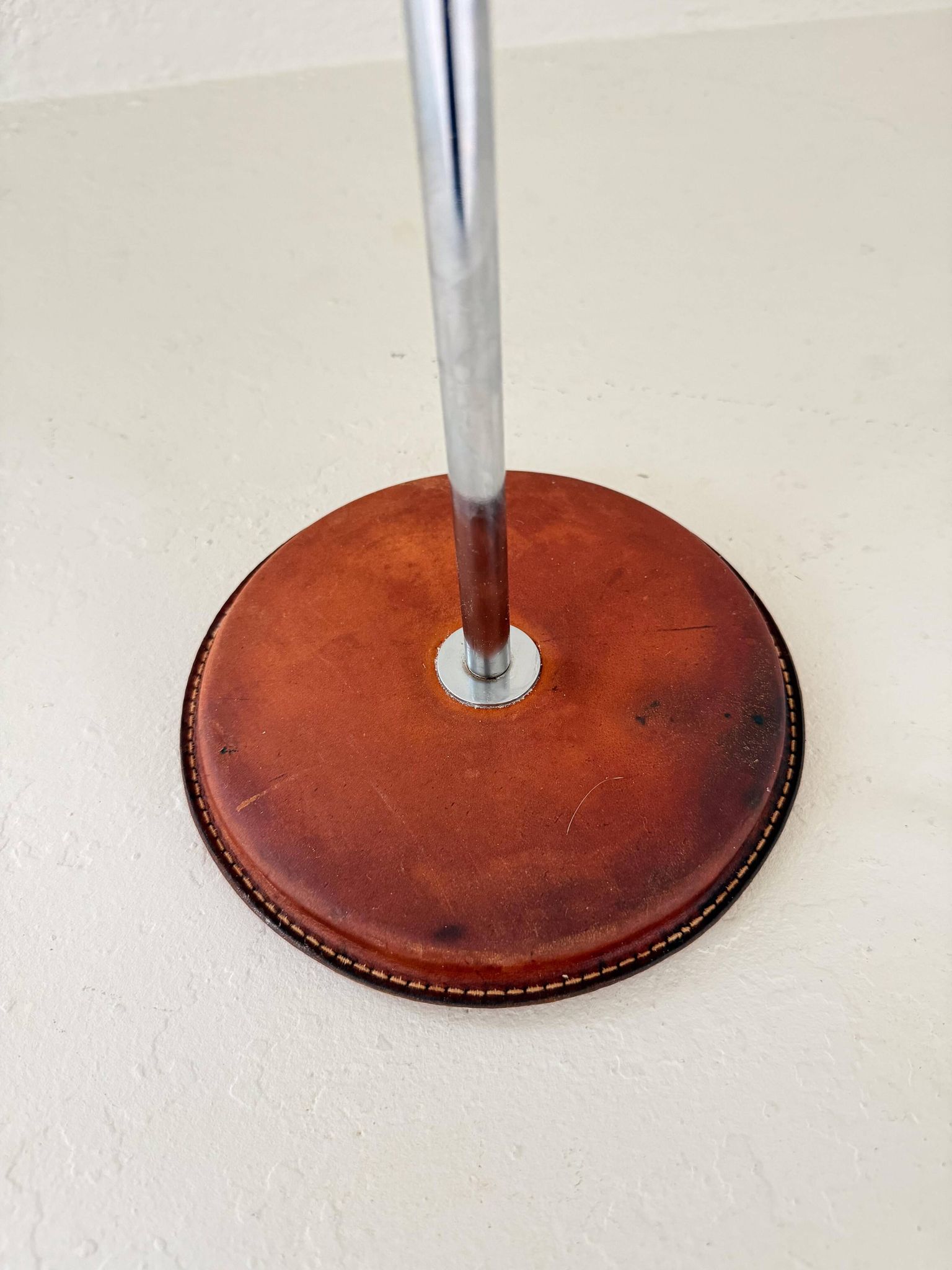 Vintage Midcentury desk lamp in brown leather and chrome Atelje Lyktan, Sweden