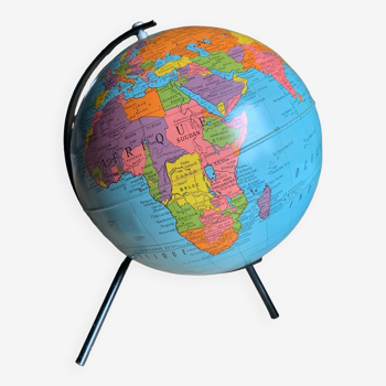 Globe rotating world map