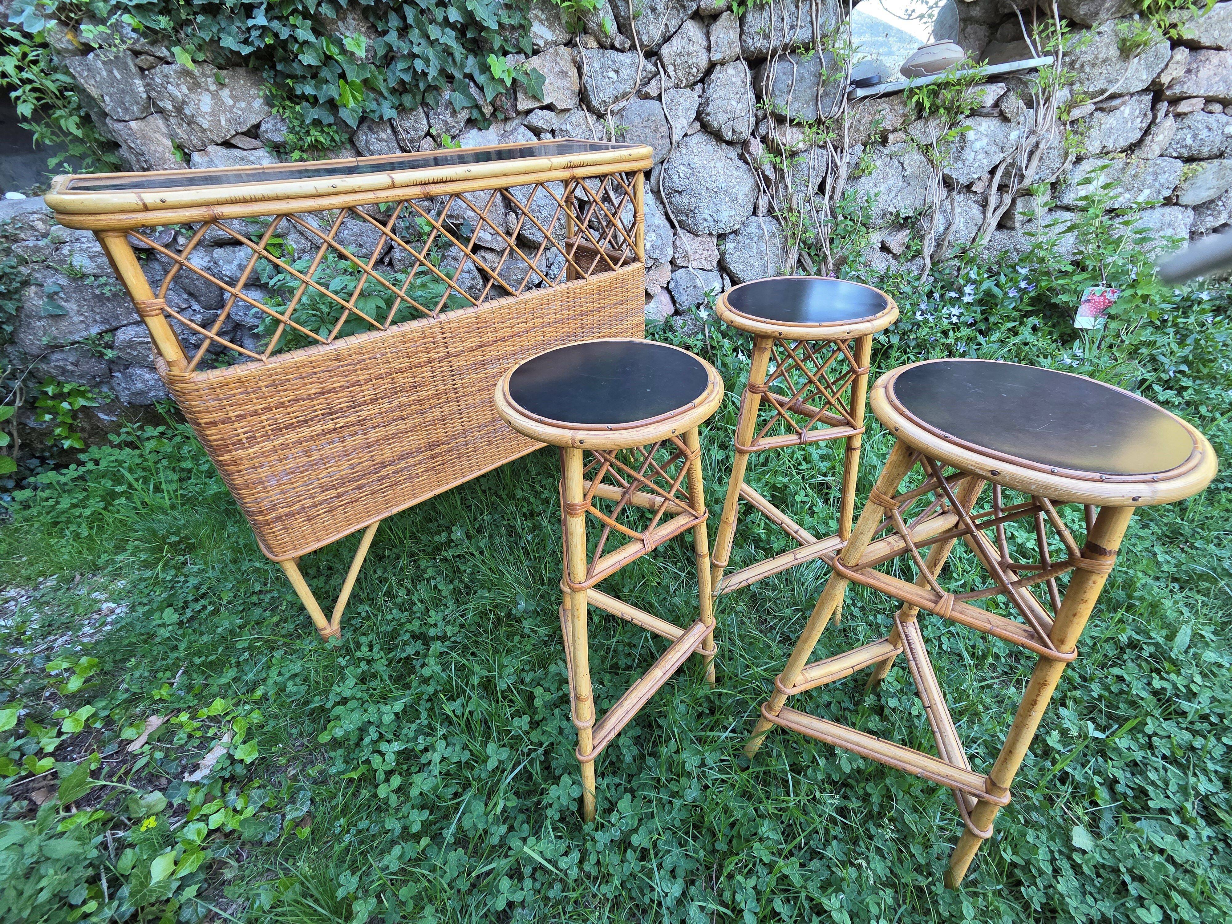 Vintage wicker bar stool set