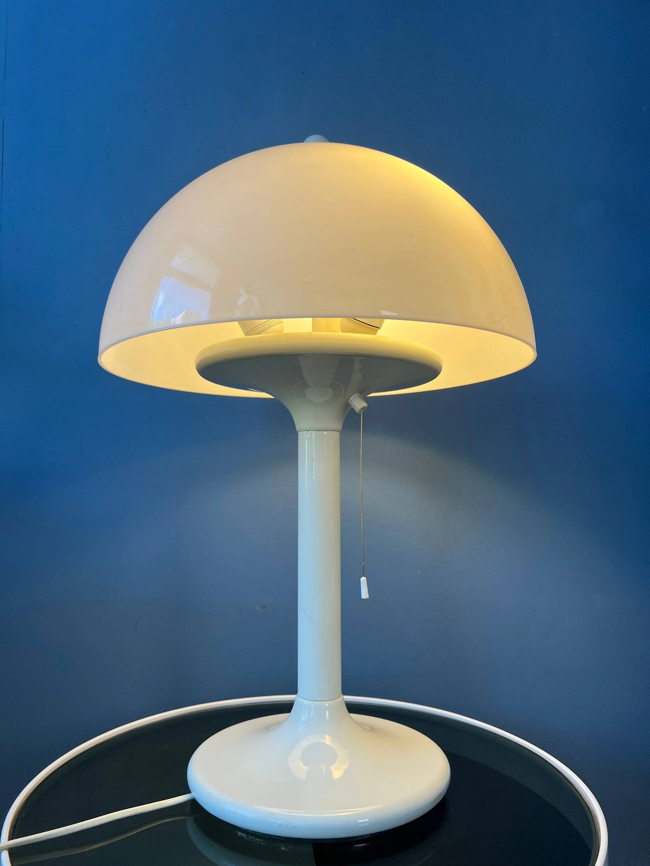 White Space Age Mushroom Table Lamp Dijkstra