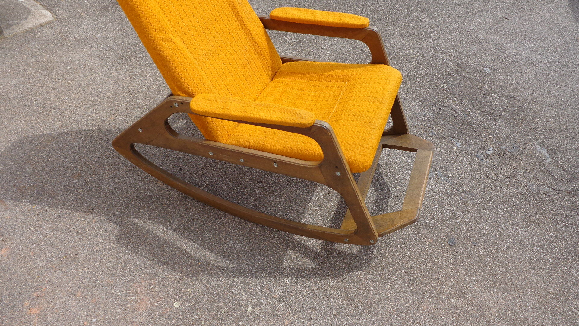 Rocking chair Krasna Jizba par Uluv 1960