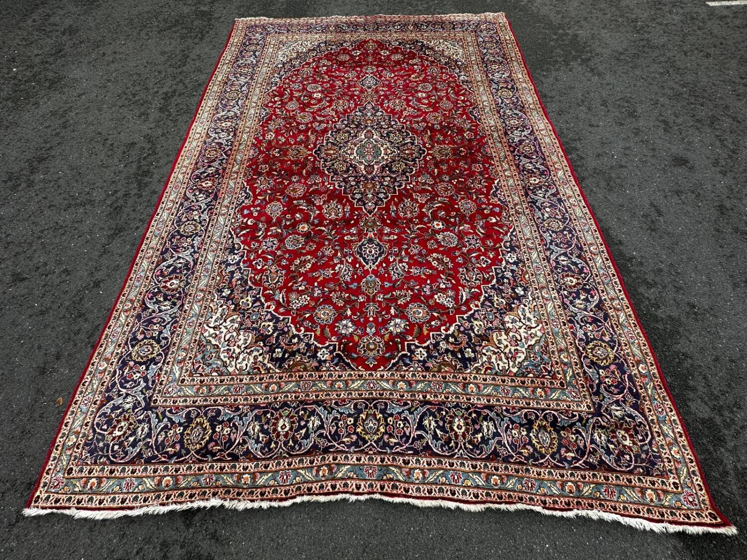 Large Persian rug 4.5m x 3m