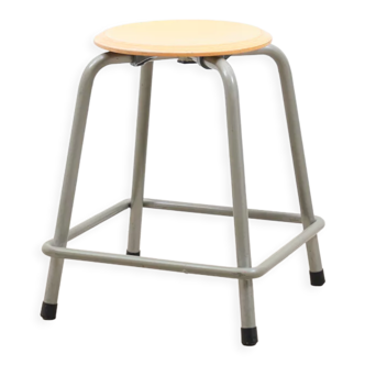 Tabouret bas hêtre gris avec repose-pieds