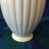 Vase blanc en porcelaine de limoges rainure tres decoratif