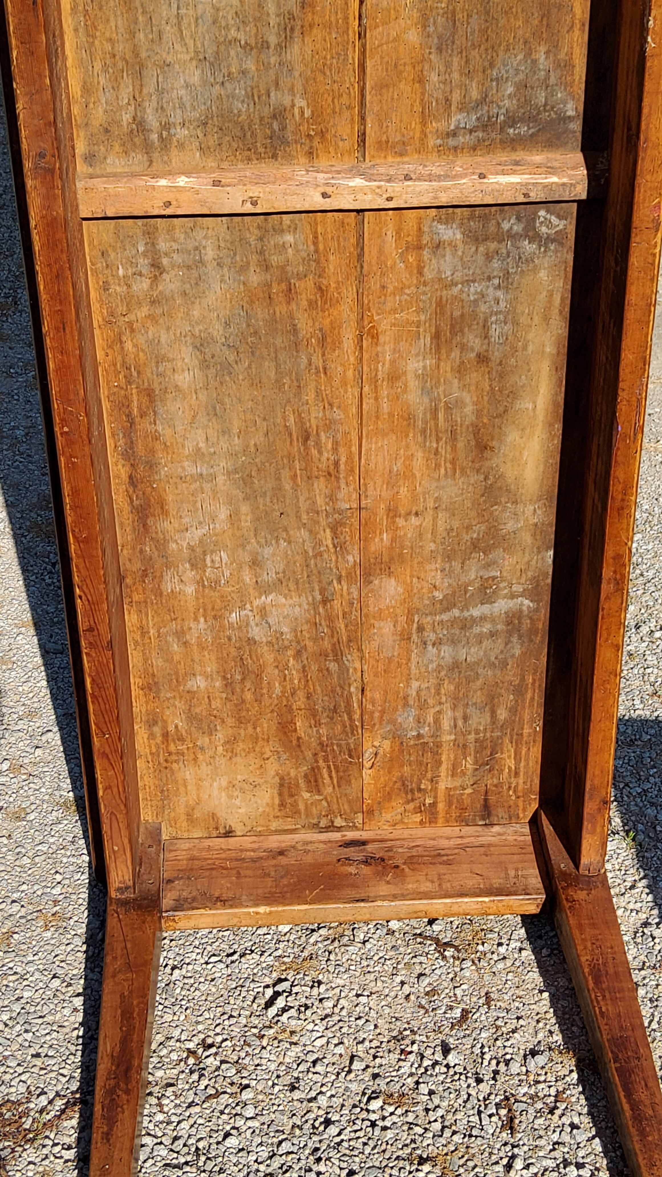 Farm table nineteenth century feet spindles 251cm and its 2 benches