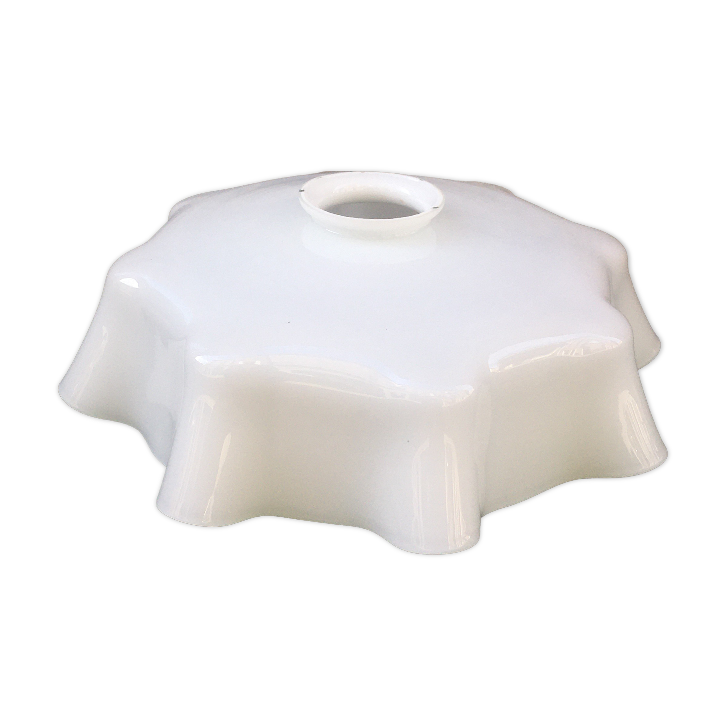 Glass wavy suspension