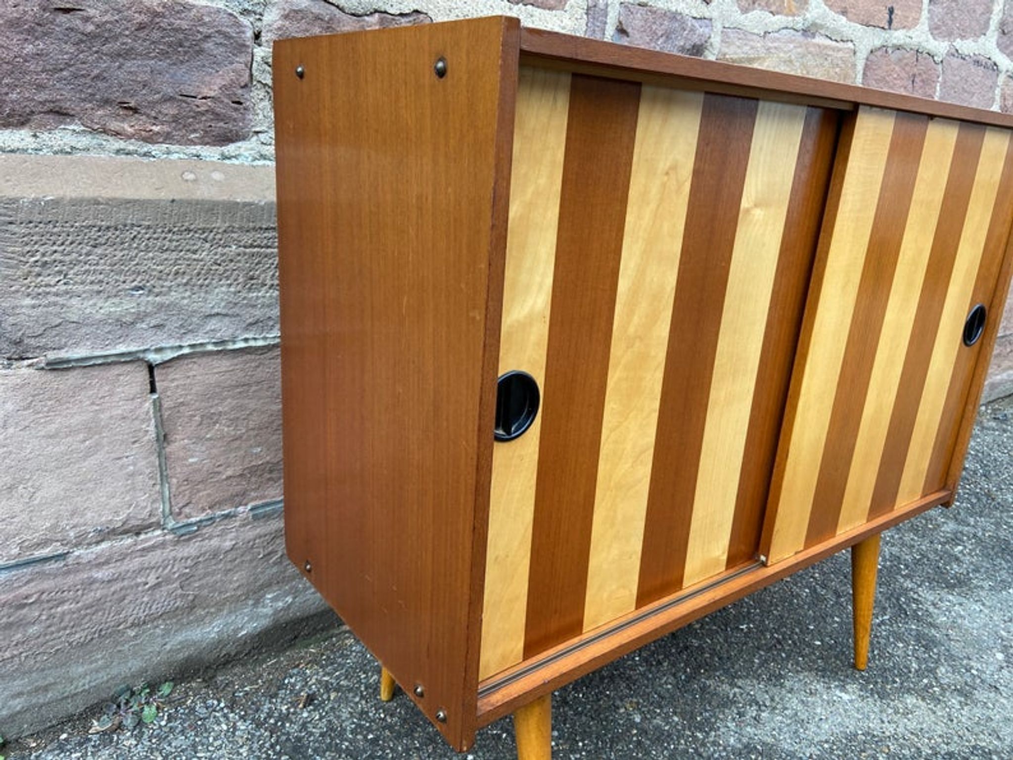 Petit meuble d’appoint pieds compas vintage design 1960