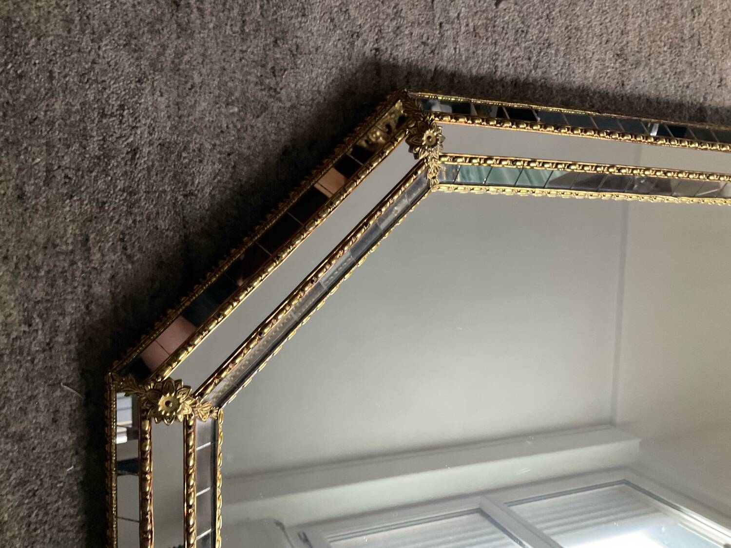 Miroir en laiton et parcloses maison Deknudt années 70