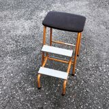 Orange metal step and skaï