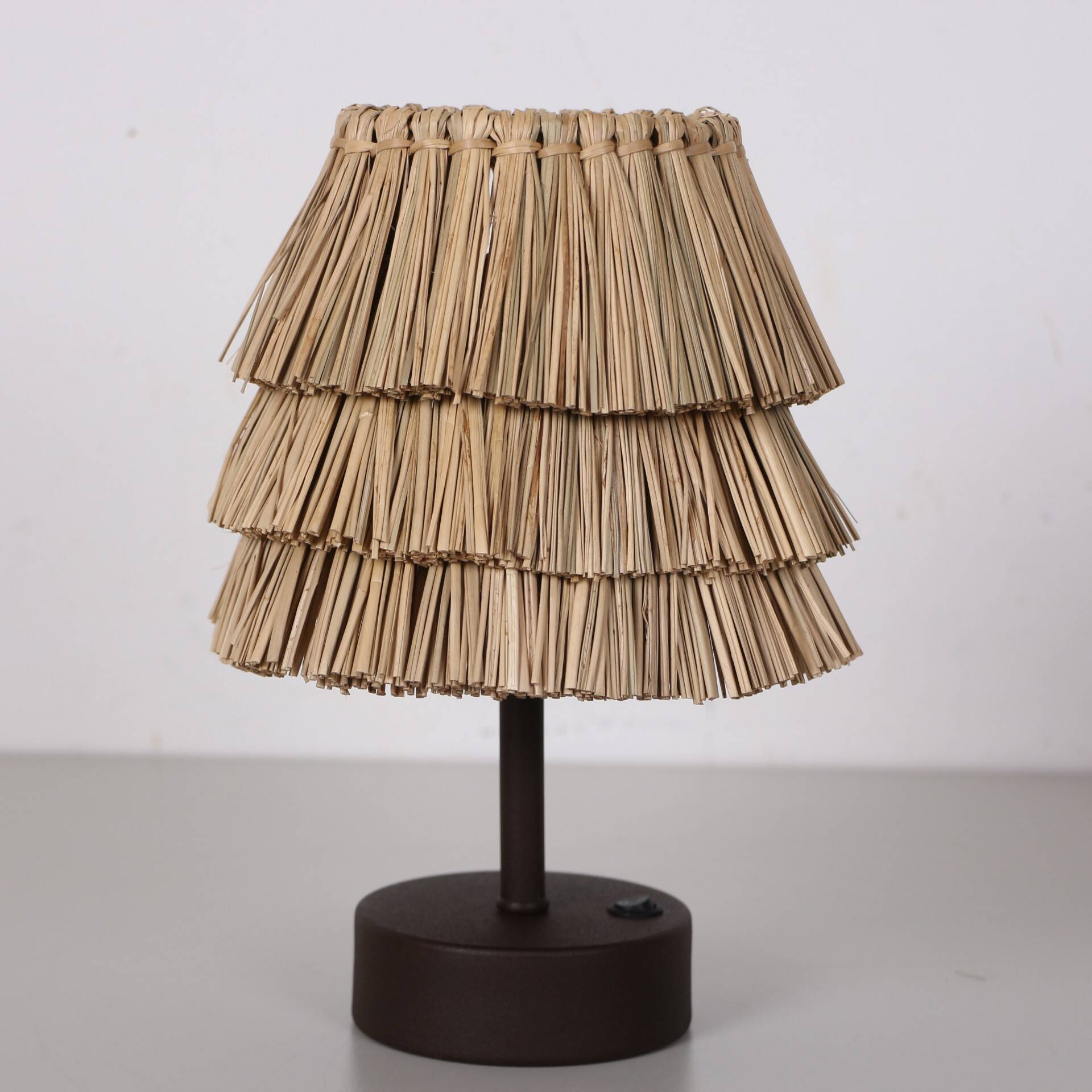 Natural Sea Grass Solar-Powered Table Lamp 27x20cm. Dark Coffee Base