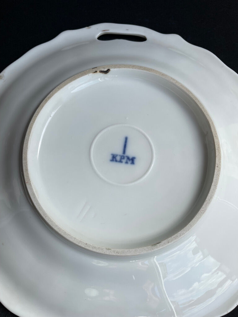 Kpm - serving dish (1) - hand-decorated porcelain