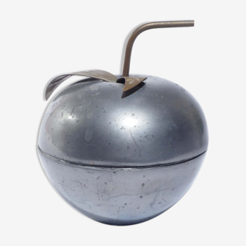 Apple-shaped metal candy