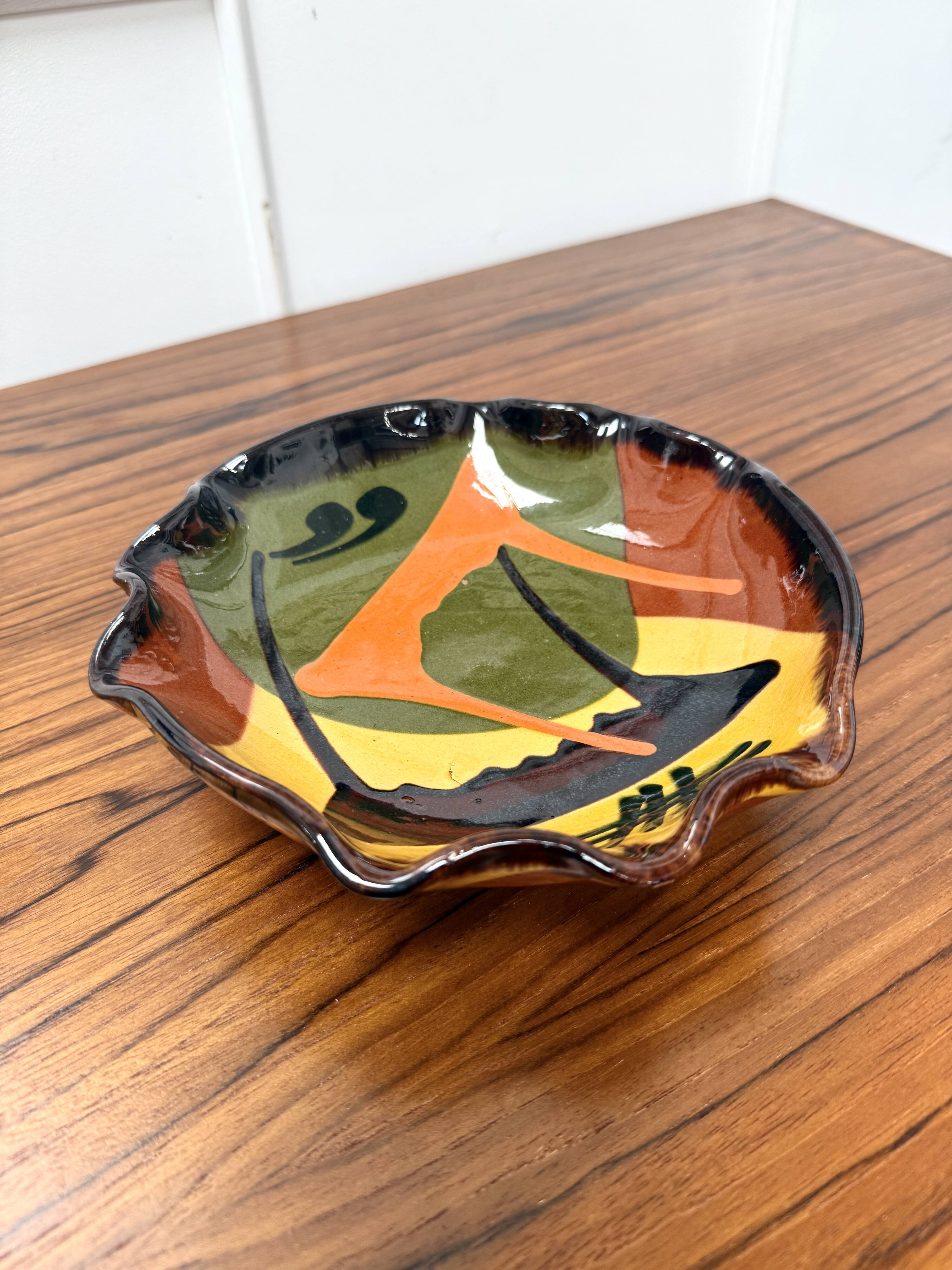 Terracotta pocket emptier