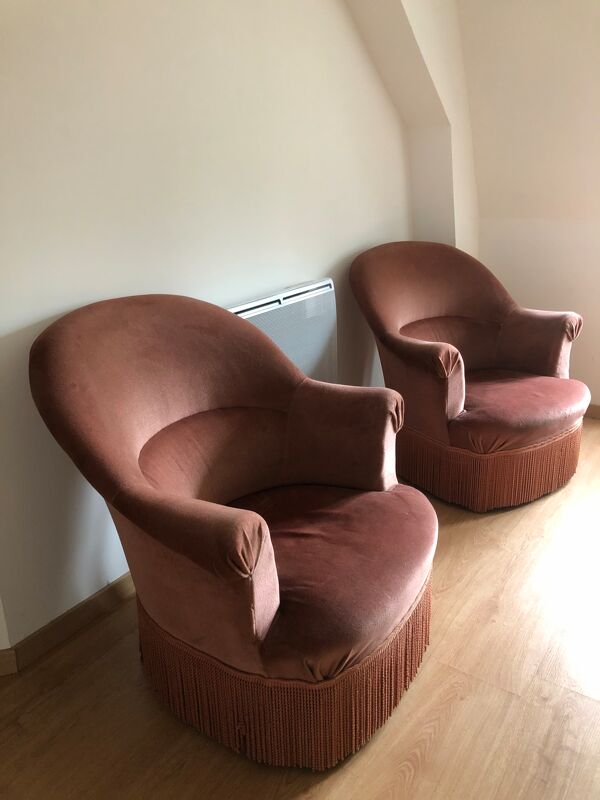 Paire de fauteuils crapaud en velours vieux rose